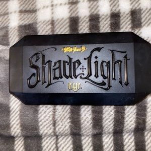 Kat Von D shade and light eyeshadow pallet